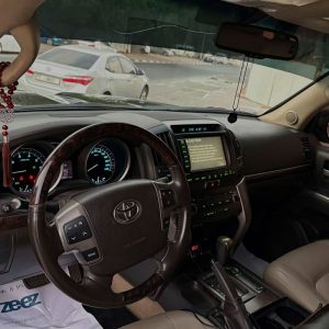 Toyota Land Cruiser VX-R V8 – Image 11