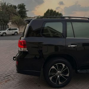 Toyota Land Cruiser VX-R V8 – Image 8